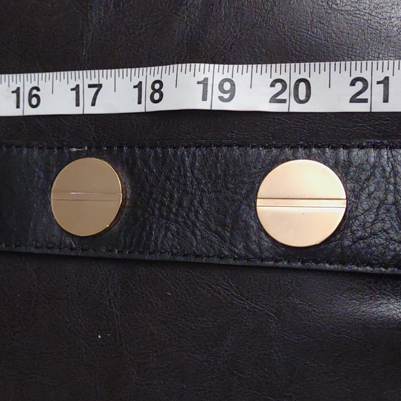 Vintage C C Skye black leather belt with gold circle design - Picture 3 of 6